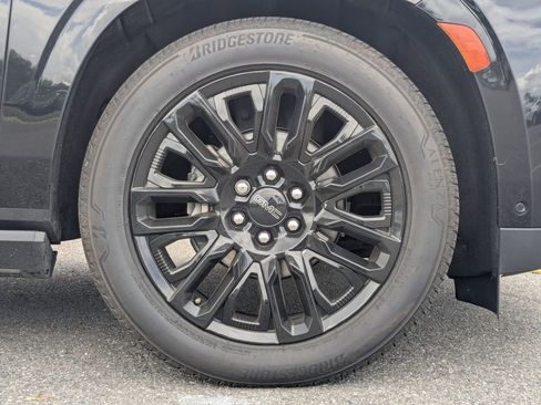 Used 2023 GMC Yukon Denali Ultimate w/ LPO, Floor Liner Package AWD/4WD image 12