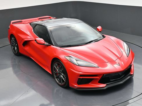 Used 2024 Chevrolet Corvette Stingray Premium Conv w/ Z51 Performance Package RWD image 47