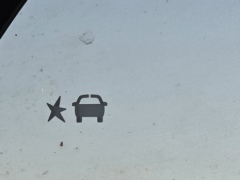 Used 2022 Chevrolet Bolt EUV Premier w/ Launch Edition image 18