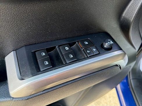 Used 2022 Toyota Tacoma SR5 RWD image 15