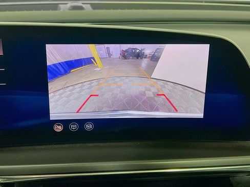 Used 2024 Cadillac Lyriq Tech AWD/4WD image 14