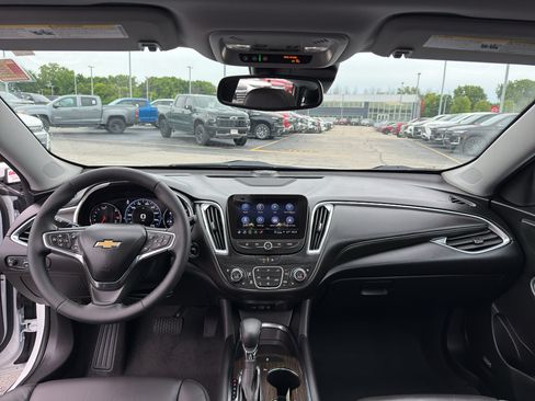 Used 2023 Chevrolet Malibu LT w/ Sport Edition FWD image 28