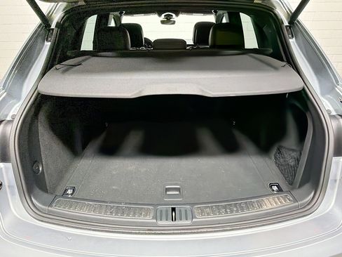 Used 2025 Porsche Macan image 13