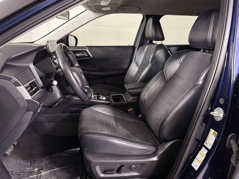 Used 2024 Mitsubishi Outlander SE image 16