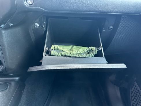 Used 2021 Jeep Gladiator Sport image 7