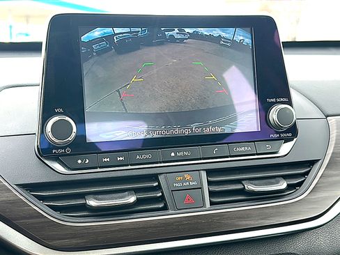 Used 2024 Nissan Altima 2.5 SV image 32