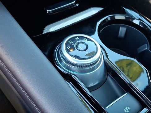 Used 2025 Ford Explorer Platinum w/ Ultimate Package image 17