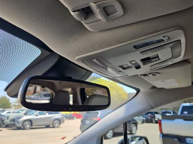 Used 2021 Toyota Sienna XLE FWD image 27