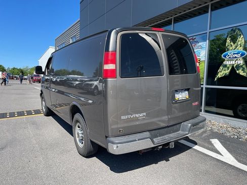 Used 2014 GMC Savana 2500 RWD image 4