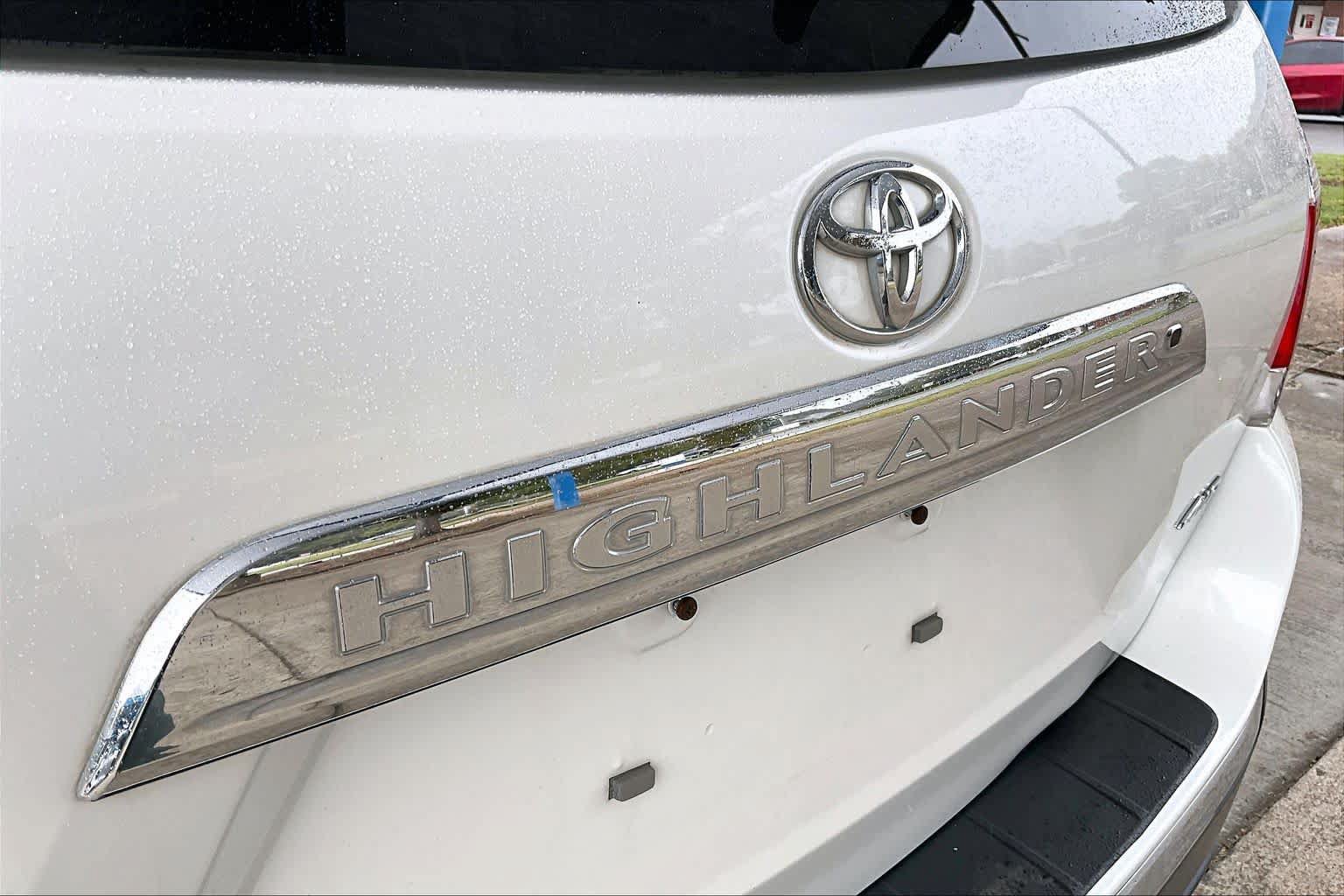 Used 2013 Toyota Highlander Limited AWD/4WD image 30
