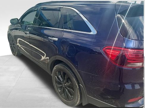 Used 2019 Kia Sorento S AWD/4WD image 2
