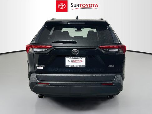 Used 2025 Toyota RAV4 XLE Premium FWD image 5
