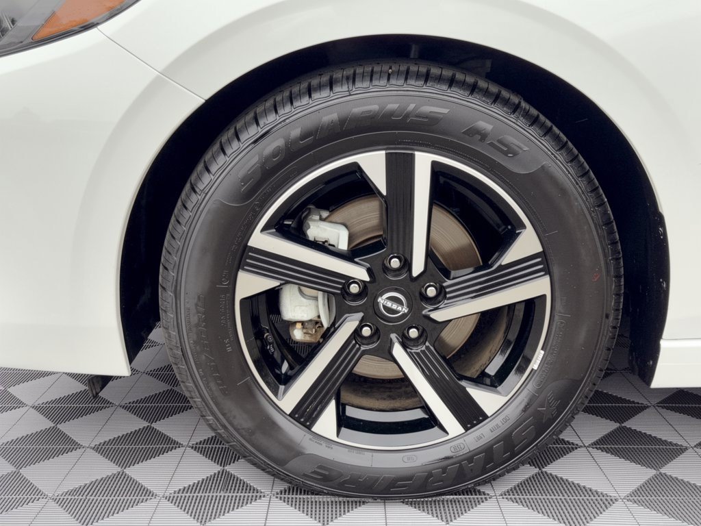 Used 2025 Nissan Sentra SV FWD image 13