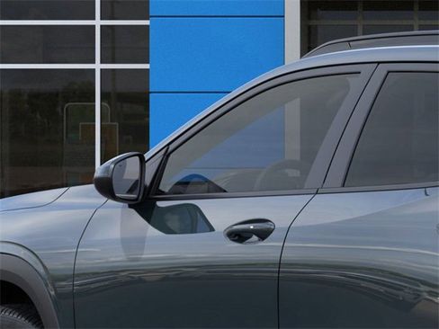 New 2026 Chevrolet Trax LT w/ Driver Confidence Package image 12