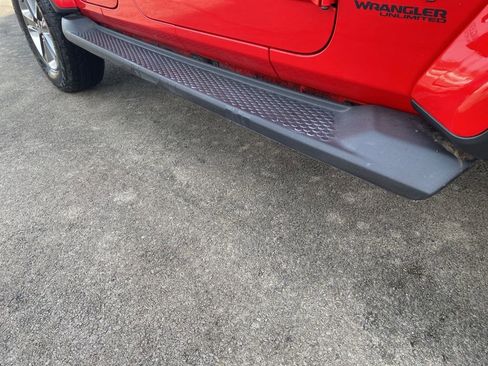 Certified 2019 Jeep Wrangler Unlimited Sahara image 8