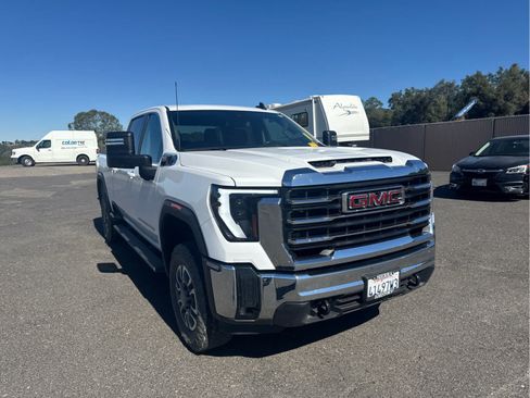 Used 2024 GMC Sierra 2500 SLE w/ SLE Value Package; AWD/4WD image 3