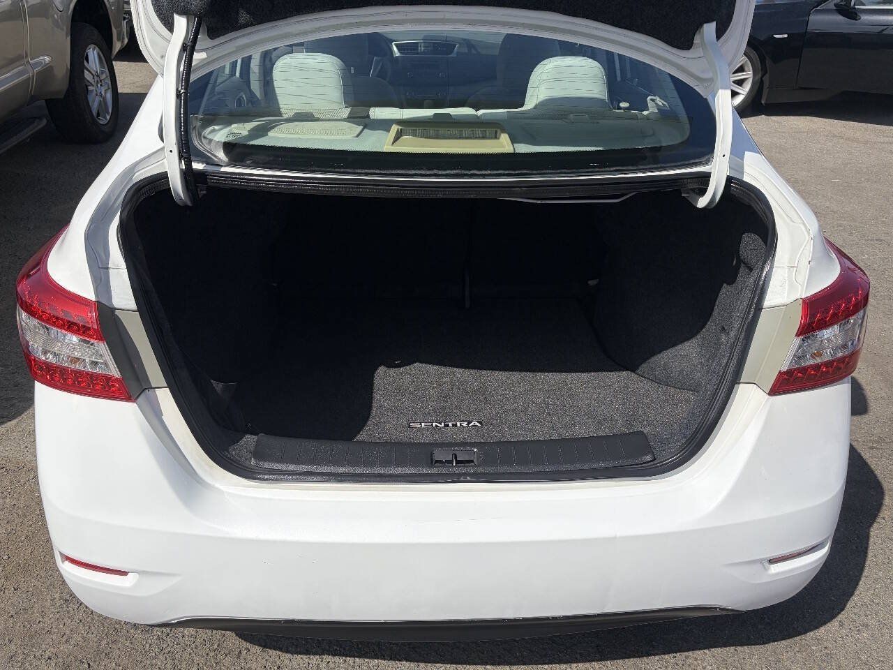 Used 2014 Nissan Sentra S FWD image 7