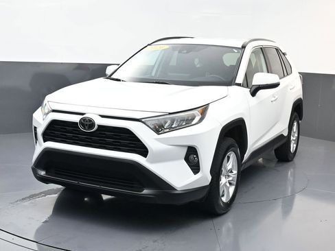 Used 2021 Toyota RAV4 XLE FWD image 7