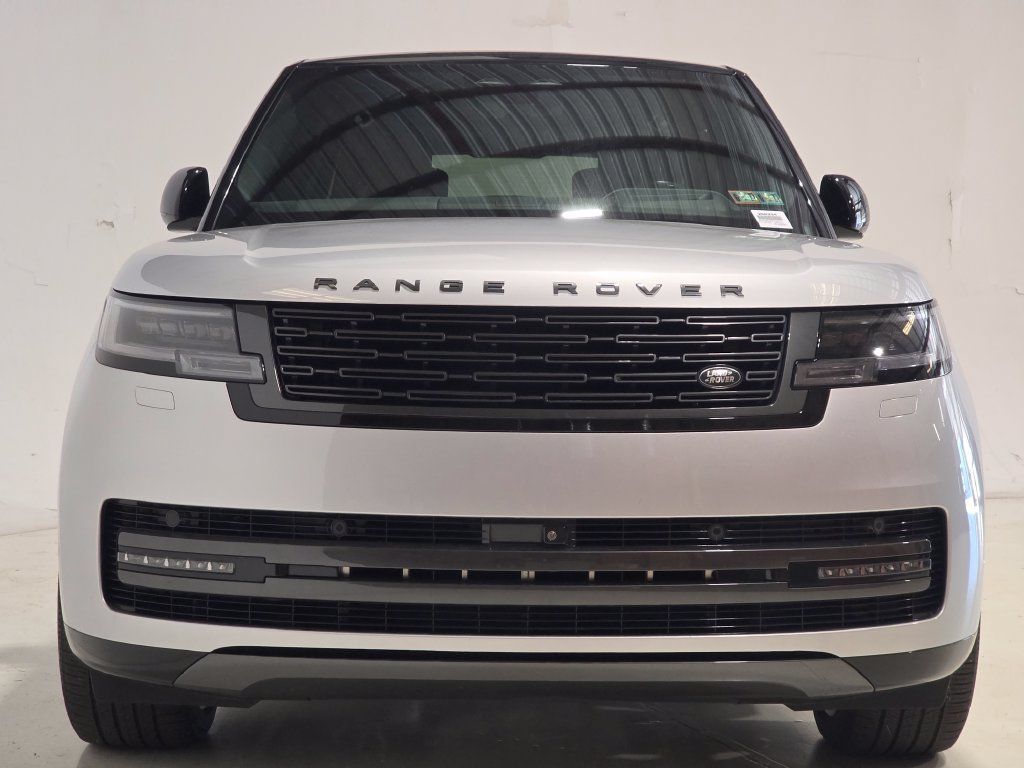 Certified 2025 Land Rover Range Rover Long Wheelbase Autobiography AWD/4WD image 2
