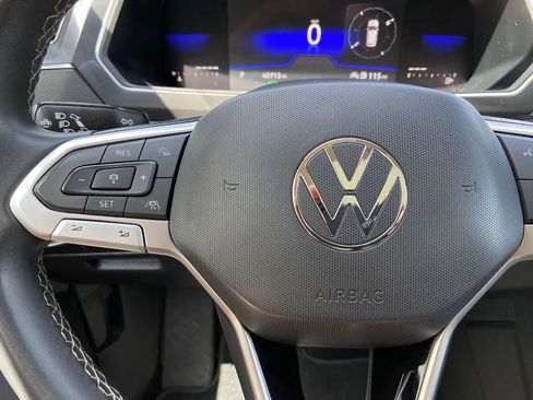 Used 2023 Volkswagen Tiguan SE w/ Panoramic Sunroof Package AWD/4WD image 16