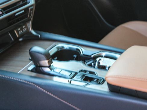 Used 2025 Lexus RX 350 Premium image 16