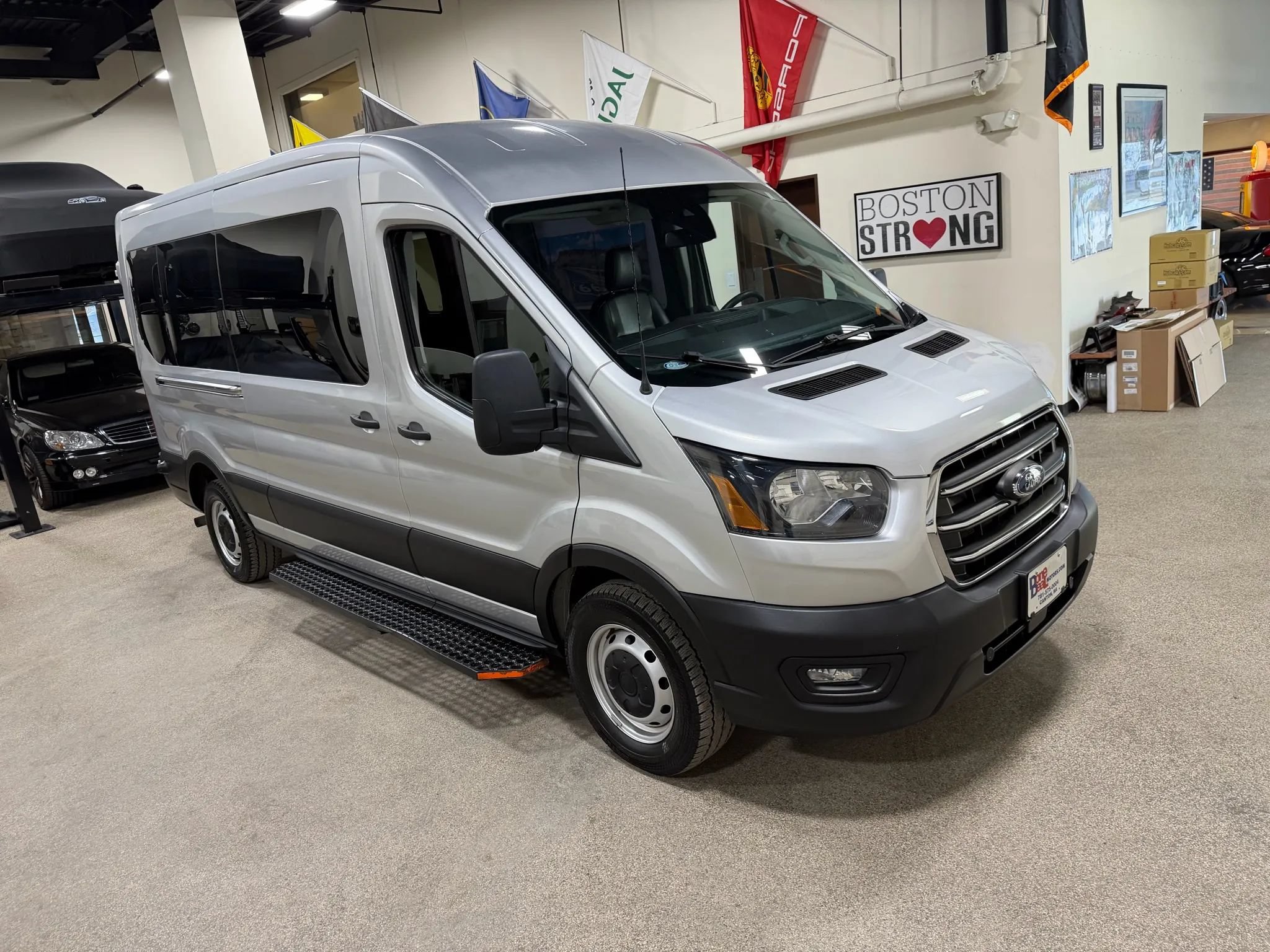 Used 2020 Ford Transit 250 Medium Roof RWD image 14