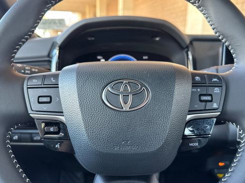 Used 2026 Toyota Camry SE FWD image 23
