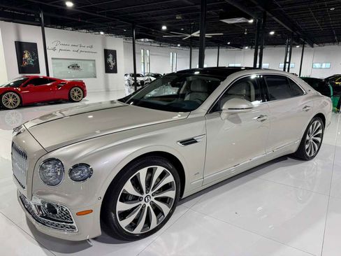 Used 2021 Bentley Flying Spur V8 w/ First Edition Specification image 3