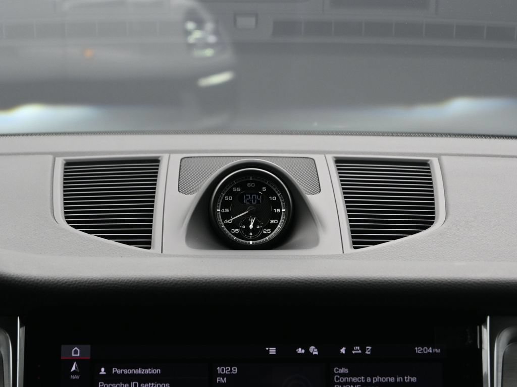Certified 2026 Porsche Macan AWD/4WD image 22