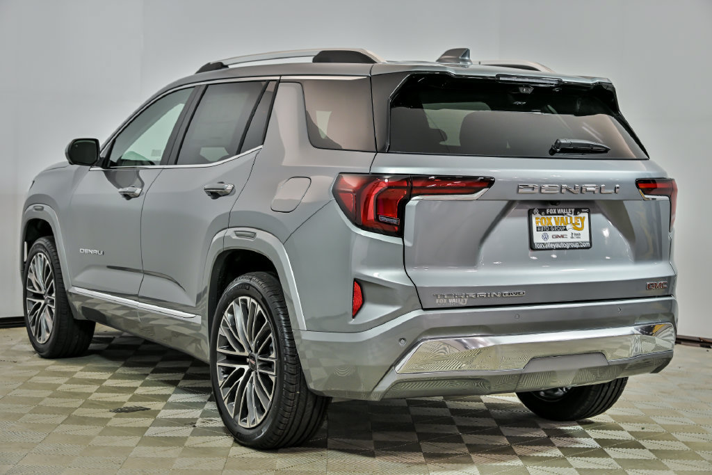 New 2027 GMC Terrain Denali w/ LPO, Floor Liner Package AWD/4WD image 4