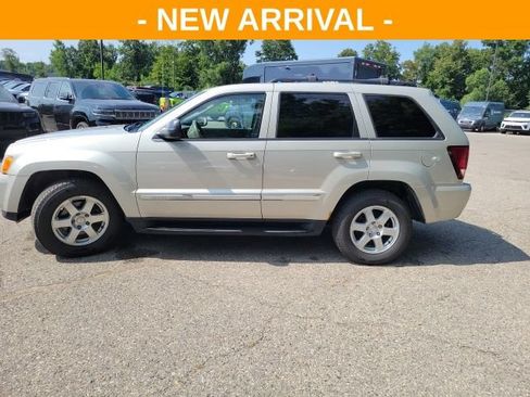 Used 2010 Jeep Grand Cherokee Laredo AWD/4WD image 6