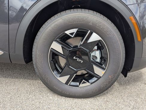 New 2026 Kia Sportage LX FWD image 12