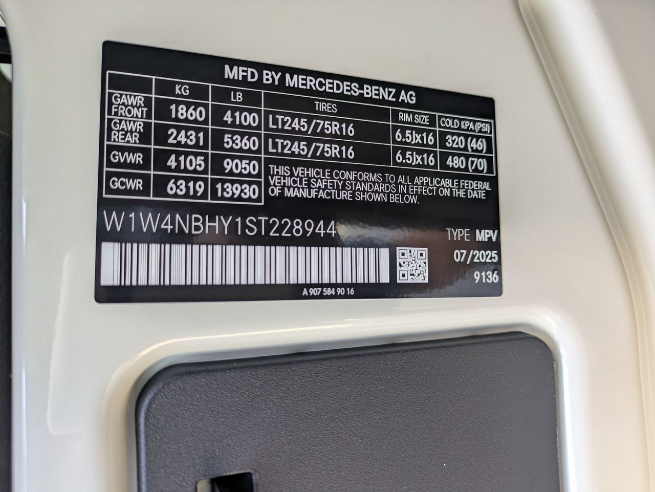 New 2025 Mercedes-Benz Sprinter 2500 image 12