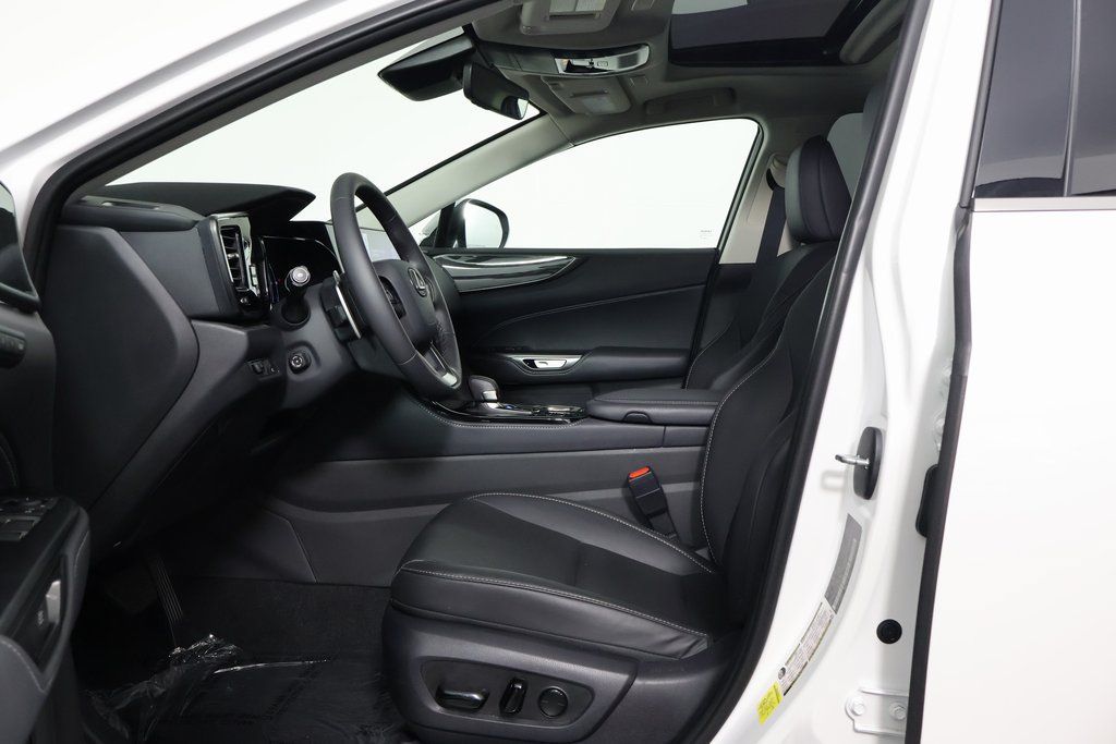 Certified 2025 Lexus NX 250 FWD w/ Accessory Package (Z2) image 10