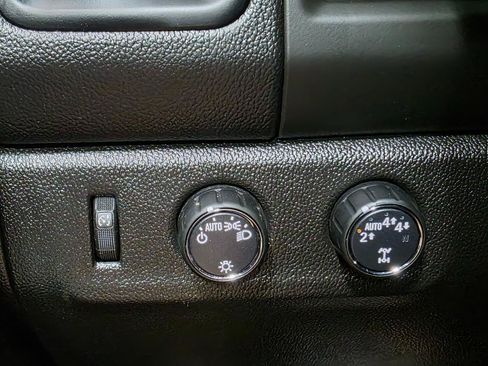 Used 2018 Chevrolet Colorado LT w/ Safety Package AWD/4WD image 34
