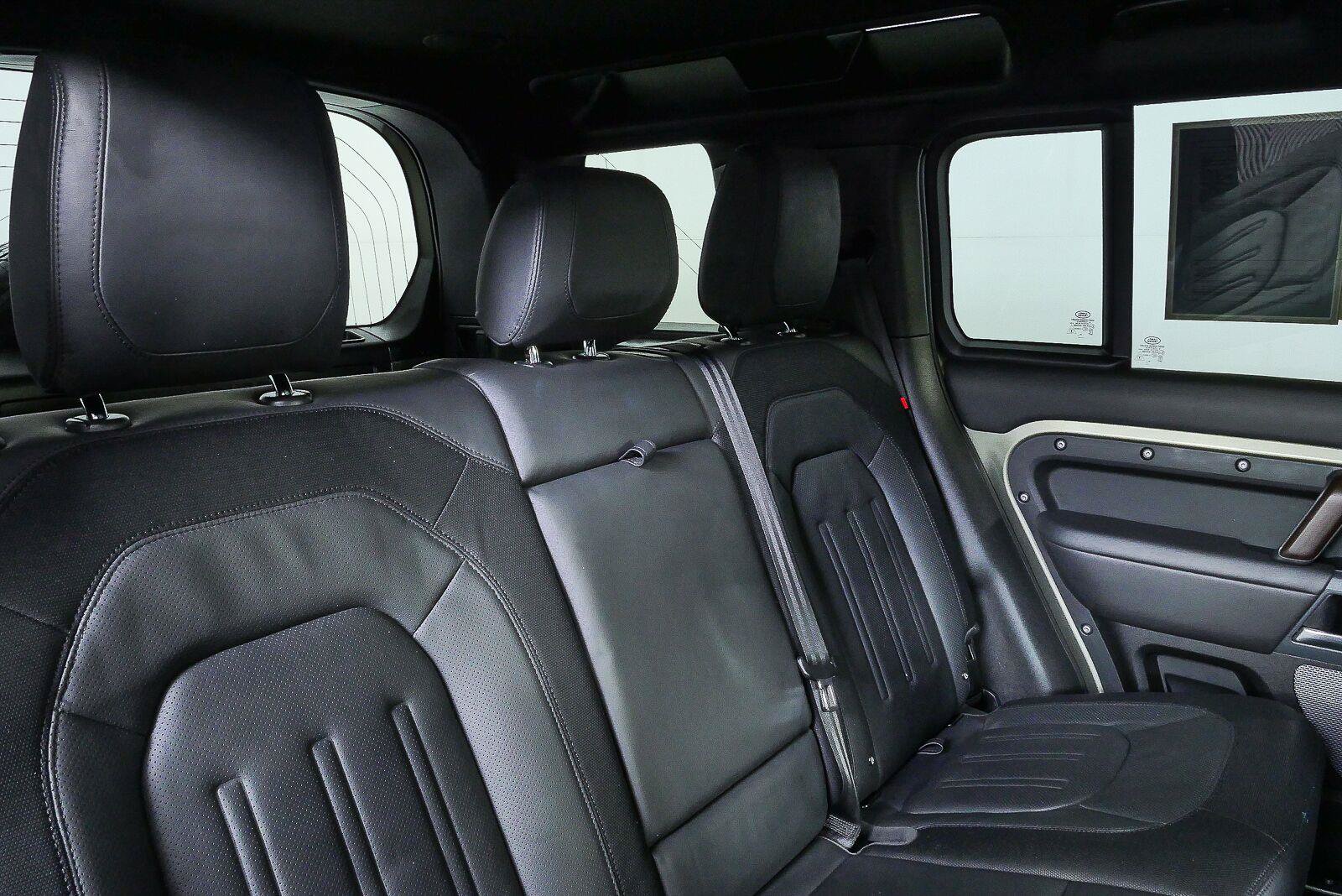 Used 2021 Land Rover Defender 110 X-Dynamic HSE AWD/4WD image 20