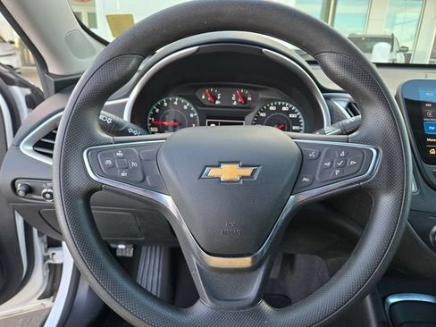 Used 2021 Chevrolet Malibu LS FWD image 23