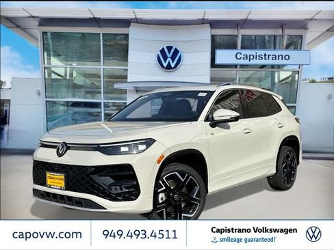 New 2026 Volkswagen Tiguan SEL R-Line image 1