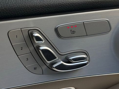 Used 2022 Mercedes-Benz GLC 300 GLC 300 image 12