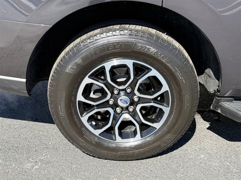 Certified 2024 Ford Expedition XLT image 30