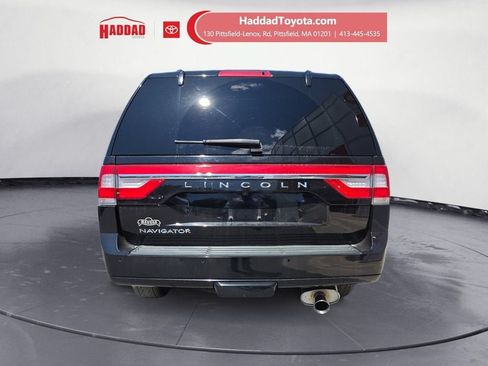 Used 2017 Lincoln Navigator Reserve AWD/4WD image 4