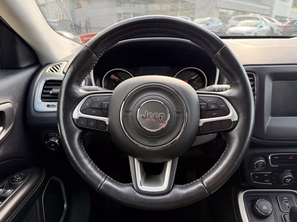 Used 2019 Jeep Compass Latitude w/ Cold Weather Group AWD/4WD image 33