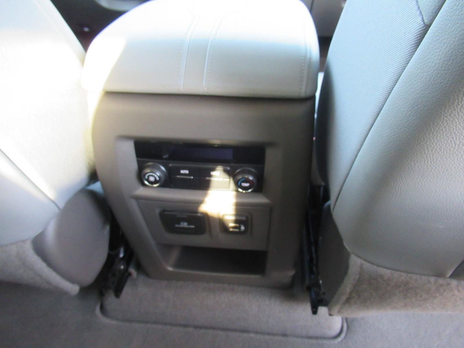 Used 2021 Chevrolet Traverse LT w/ LT Premium Package AWD/4WD image 34