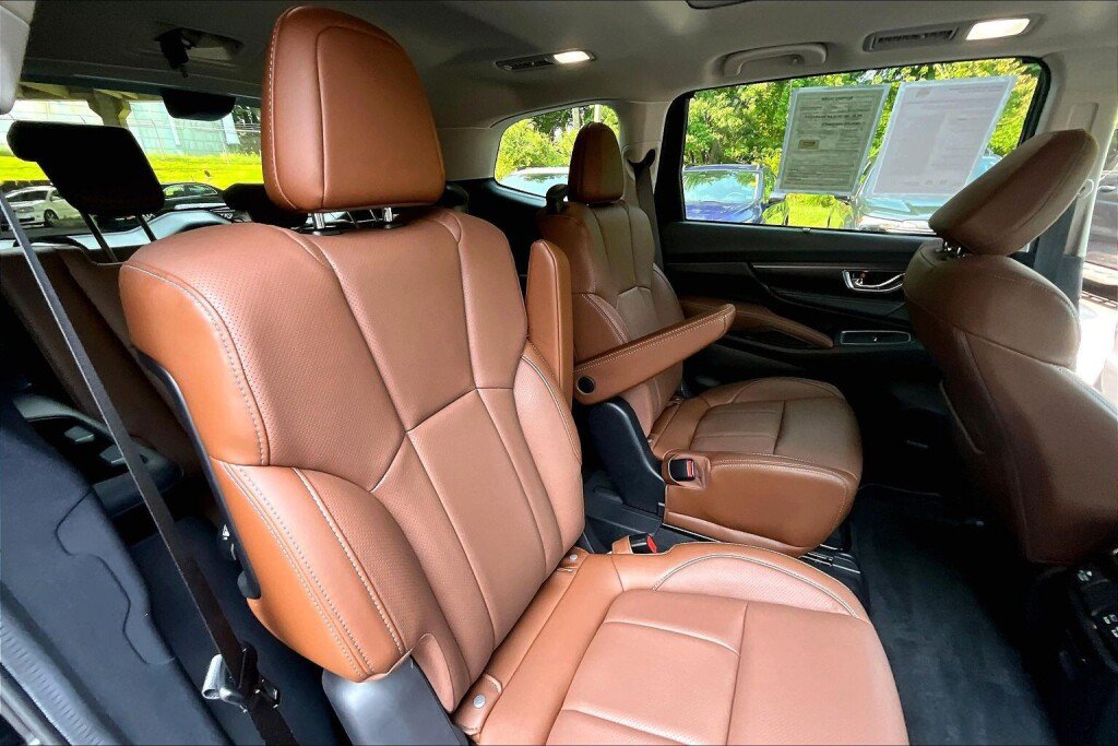 Certified 2026 Subaru Ascent Touring AWD/4WD image 16