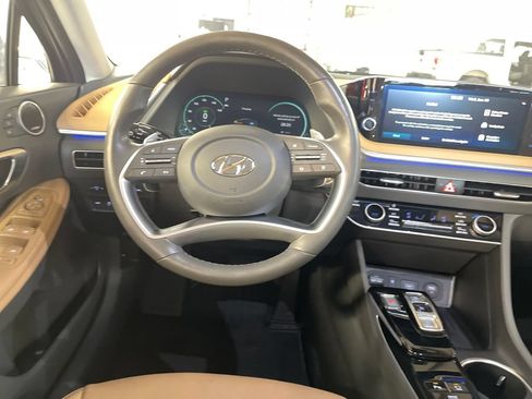 Certified 2023 Hyundai Sonata Limited FWD image 17