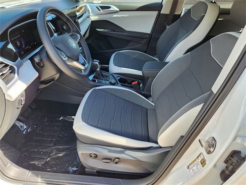 New 2025 Volkswagen Taos SE image 13