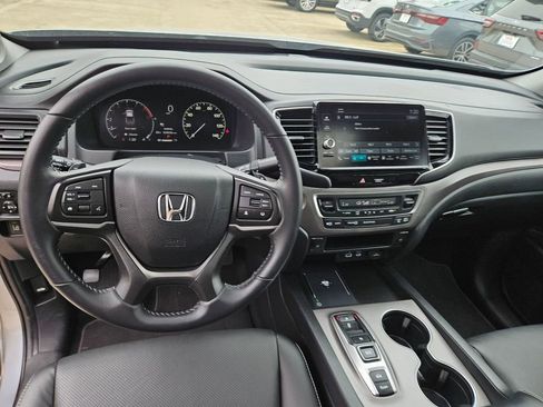 Used 2025 Honda Ridgeline RTL image 17