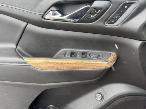 Used 2019 GMC Acadia Denali w/ Technology Package image 9