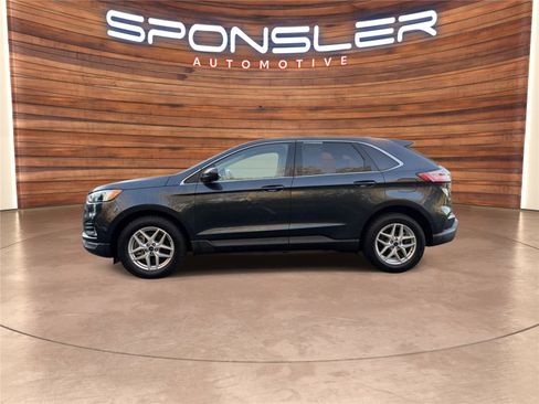 Used 2022 Ford Edge SEL w/ Convenience Package image 2