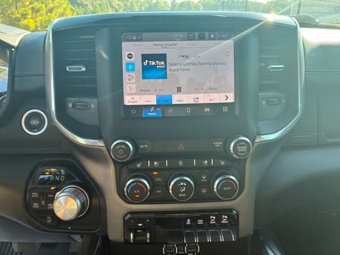 Used 2022 RAM 1500 Laramie w/ Sport Appearance Package image 16